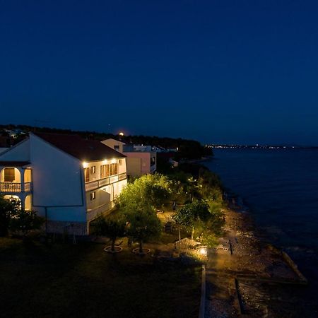 Family Friendly Seaside Apartments Kozino, Zadar - 5756 Petrcane Eksteriør bilde