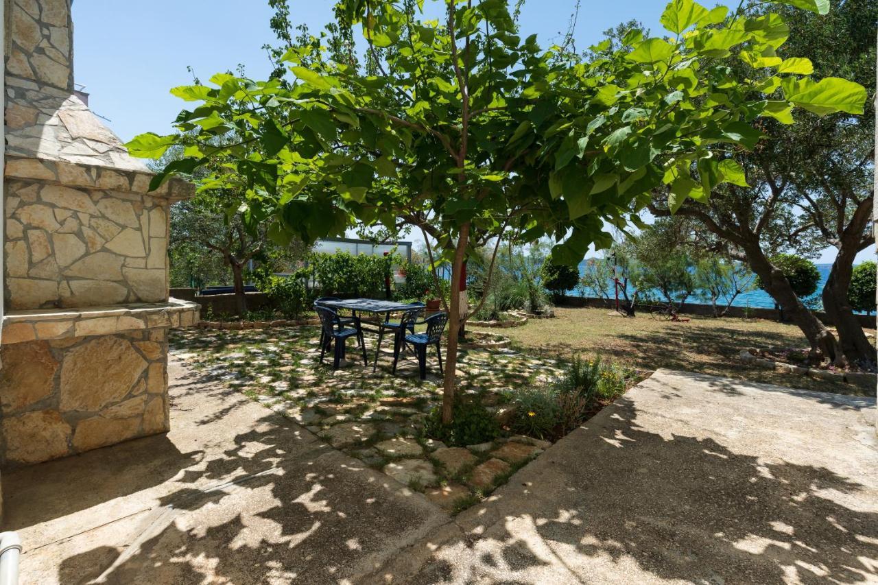 Family Friendly Seaside Apartments Kozino, Zadar - 5756 Petrcane Eksteriør bilde