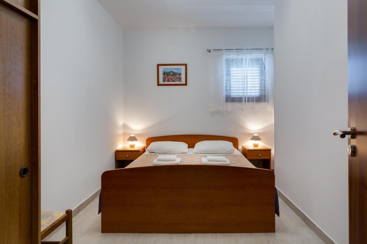 Family Friendly Seaside Apartments Kozino, Zadar - 5756 Petrcane Eksteriør bilde