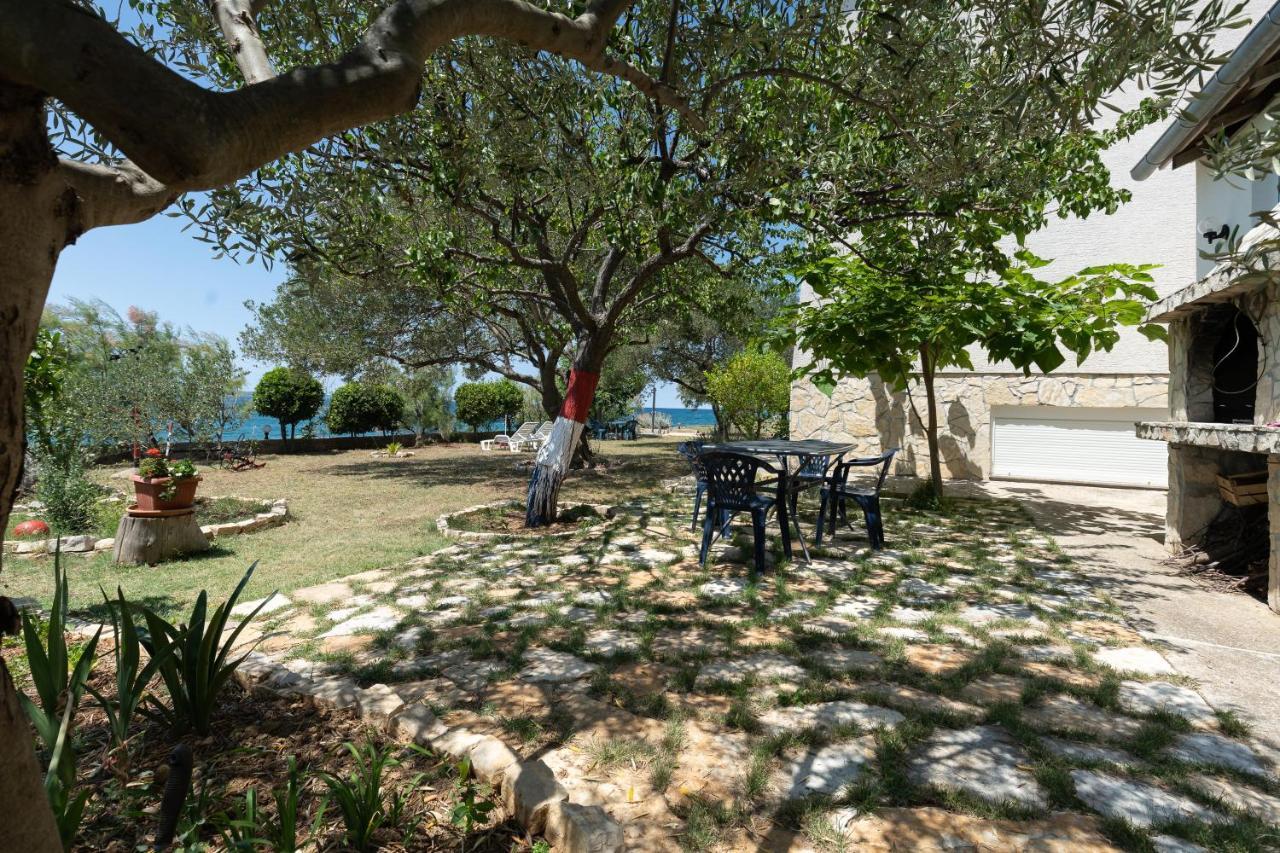 Family Friendly Seaside Apartments Kozino, Zadar - 5756 Petrcane Eksteriør bilde