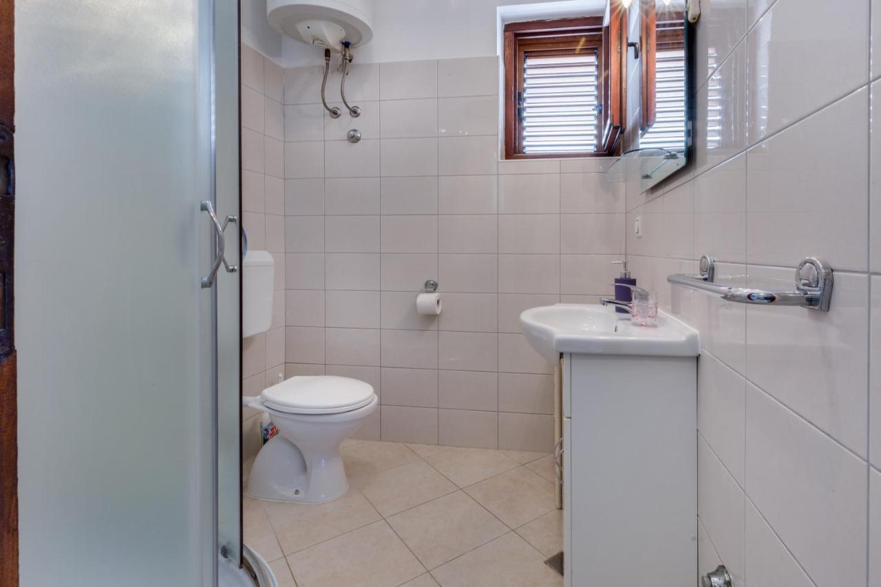 Family Friendly Seaside Apartments Kozino, Zadar - 5756 Petrcane Eksteriør bilde