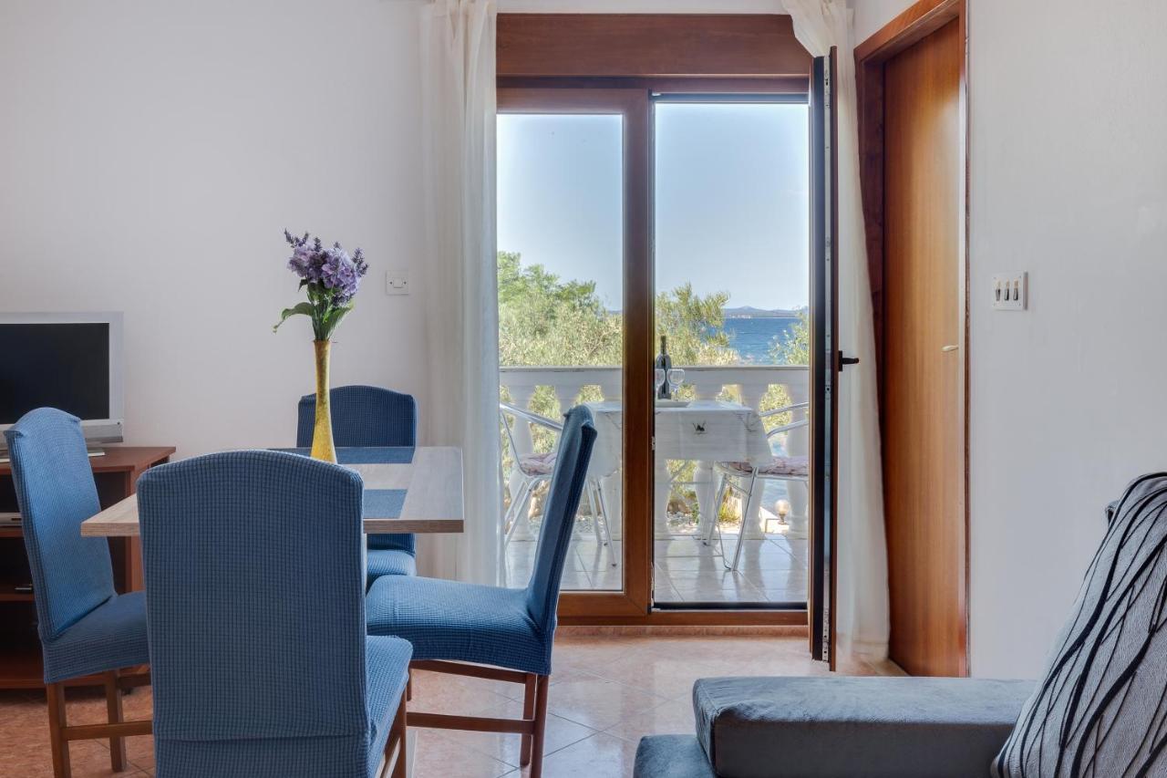 Family Friendly Seaside Apartments Kozino, Zadar - 5756 Petrcane Eksteriør bilde