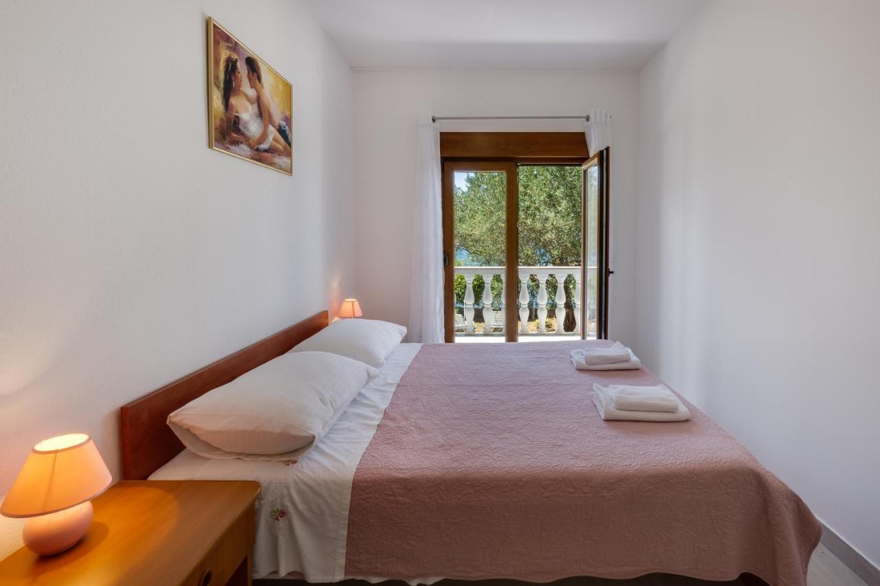 Family Friendly Seaside Apartments Kozino, Zadar - 5756 Petrcane Eksteriør bilde